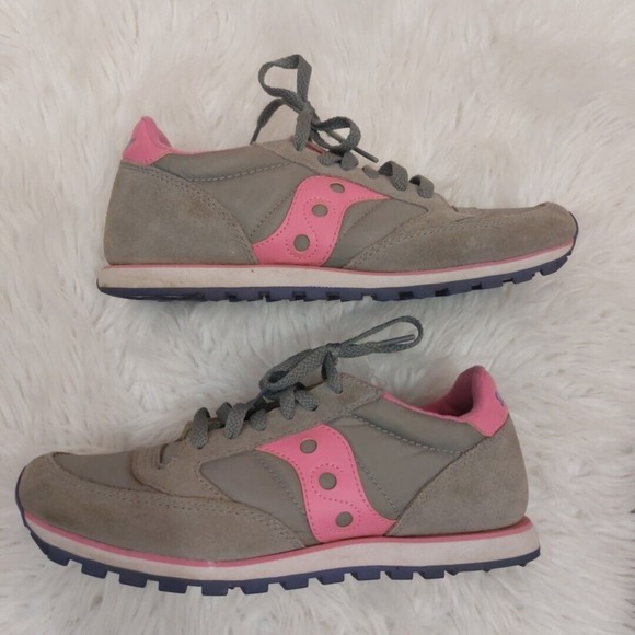 Saucony Shoes - EUC Saucony women Running shoe Jazz Low Pro Gray/Pink Shoes Women's Size 8